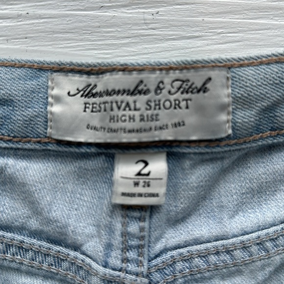 Abercrombie & Fitch Festival High Rise Short Button Fly Patch size 26/2 - Picture 3 of 5